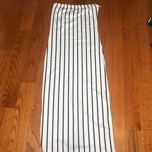 Strap less body con dress